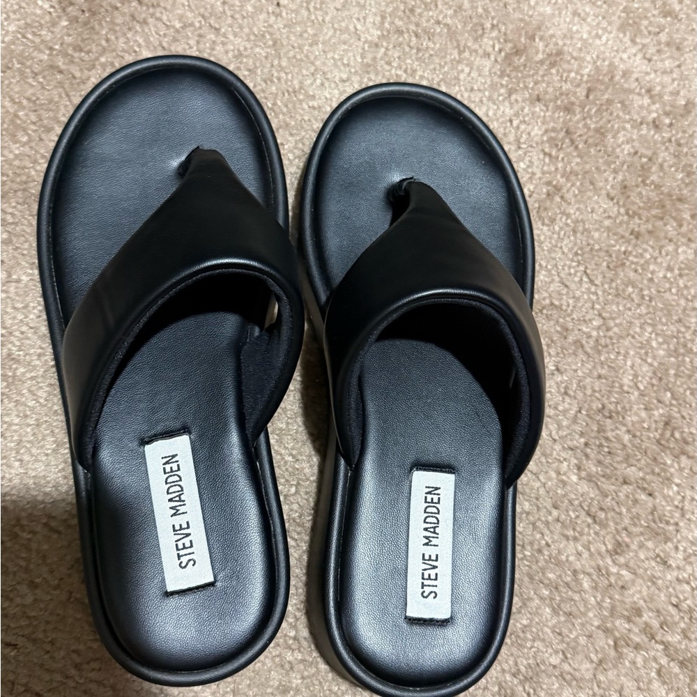 Steve Madden Black Platform Thong Sandals – Size 6.5 (New)